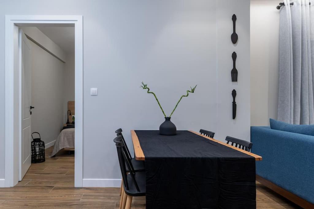 Stylish Abode Under Acropolis W/ Sunny Courtyard! Apartment Атина Екстериор снимка